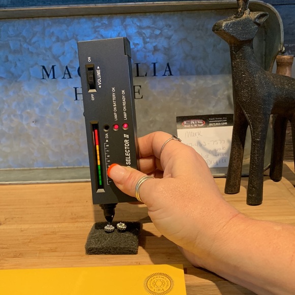 Over 1 cttw Moissanite flower halo earrings with certificate - Picture 4 of 4